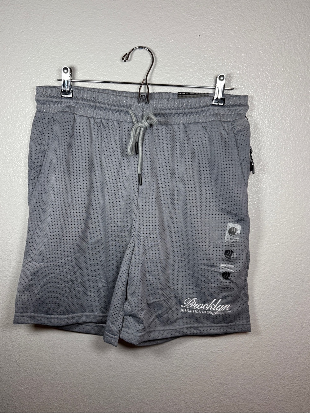 BKLYN Athletics Mens Mesh Athletic Shorts Gray Size Medium 7" Inseam NWT